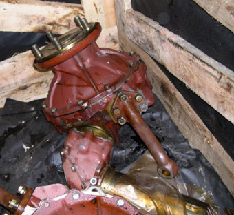 Редуктор левый в сборе (МТЗ-82)